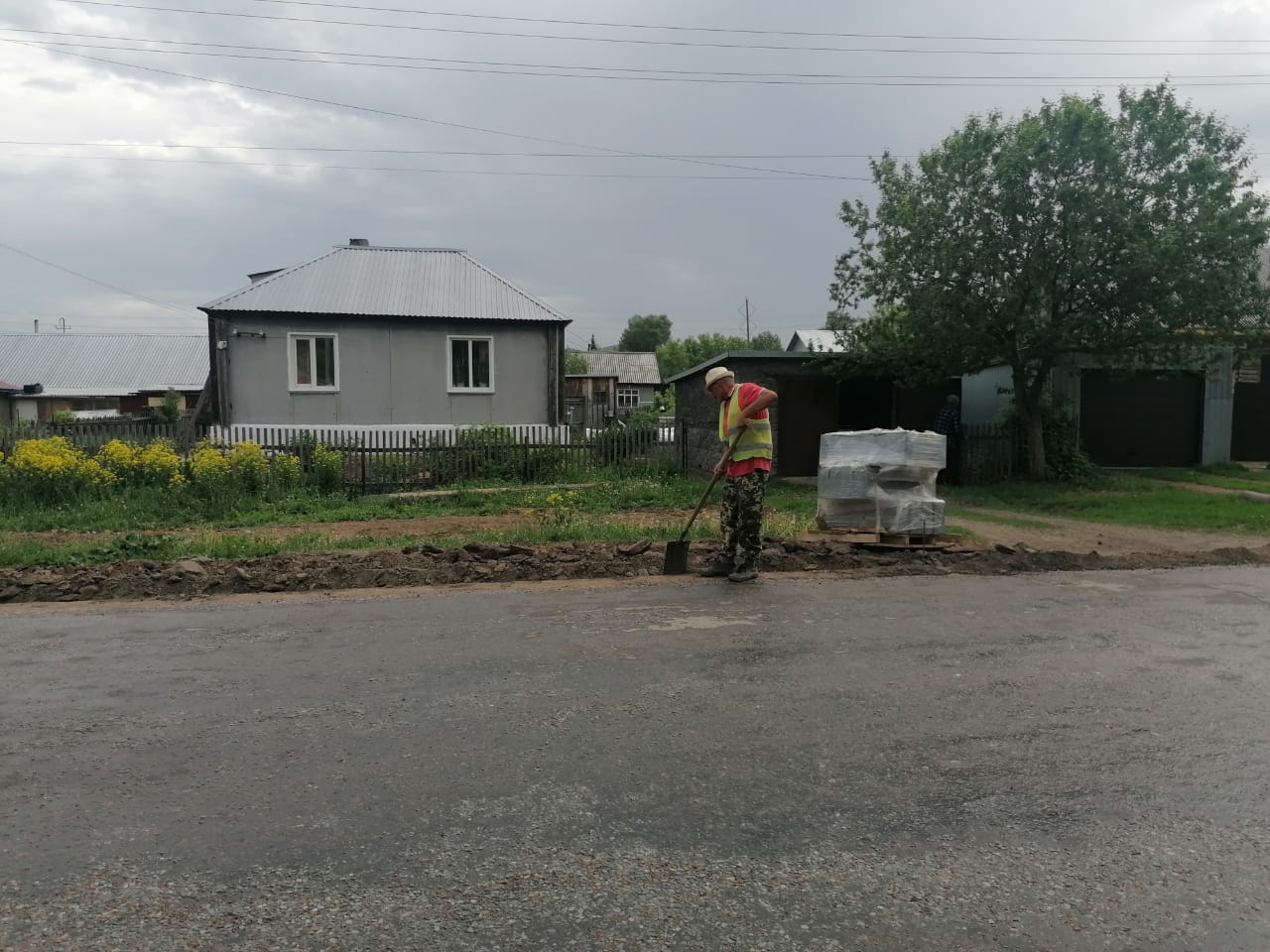 На улице Фролова в Змеиногорске началось создание пешеходной зоны |  29.05.2022 | Змеиногорск - БезФормата