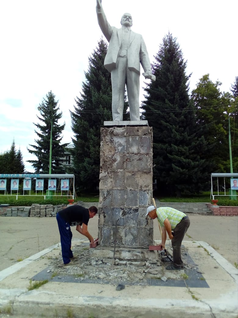 В Змеиногорске начались работы на центральнойплощади!