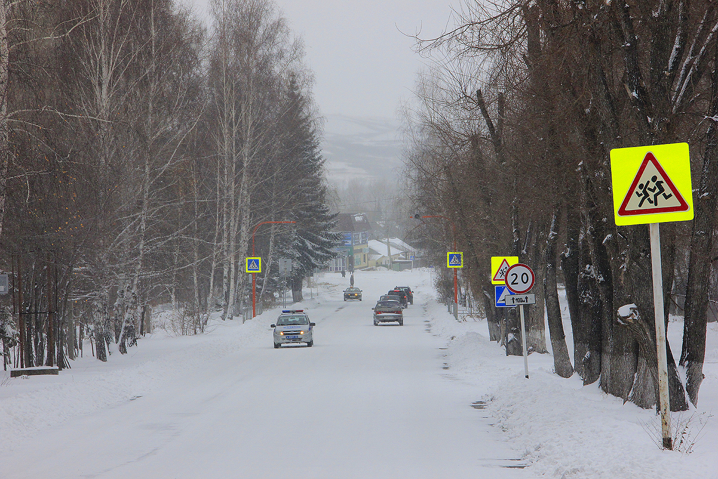 Змеиногорск, кажется, выбирается из 