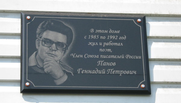 703719695.jpg