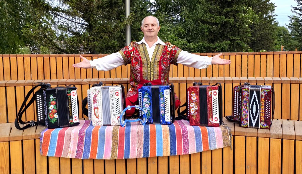 ploshhadka-garmonistov-1.jpg ploshhadka-garmonistov-1.jpg