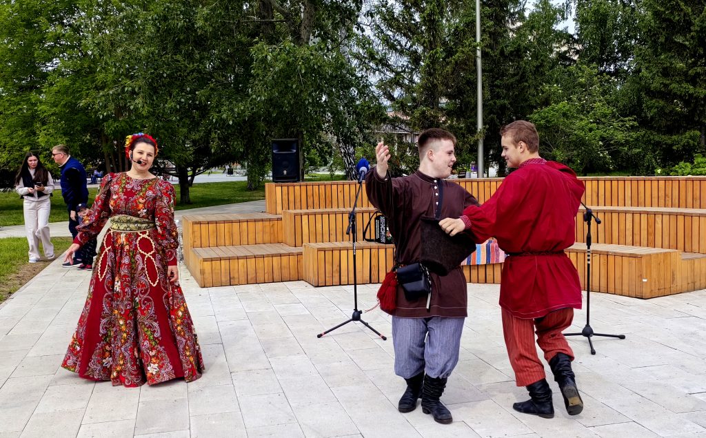 ploshhadka-garmonistov-2.jpg ploshhadka-garmonistov-2.jpg